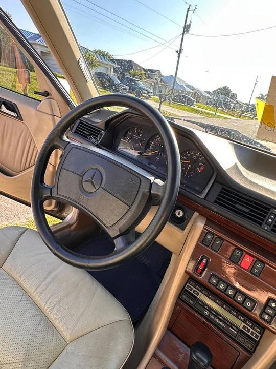 1990 Mercedes-Benz W124 E-Class - Image 9 of 9