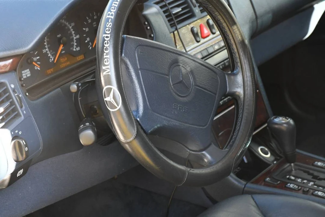 1997 Mercedes-Benz W124 E-Class - Image 4 of 24