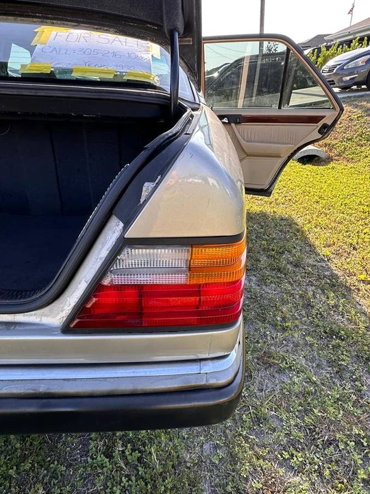 1990 Mercedes-Benz W124 E-Class - Image 7 of 9