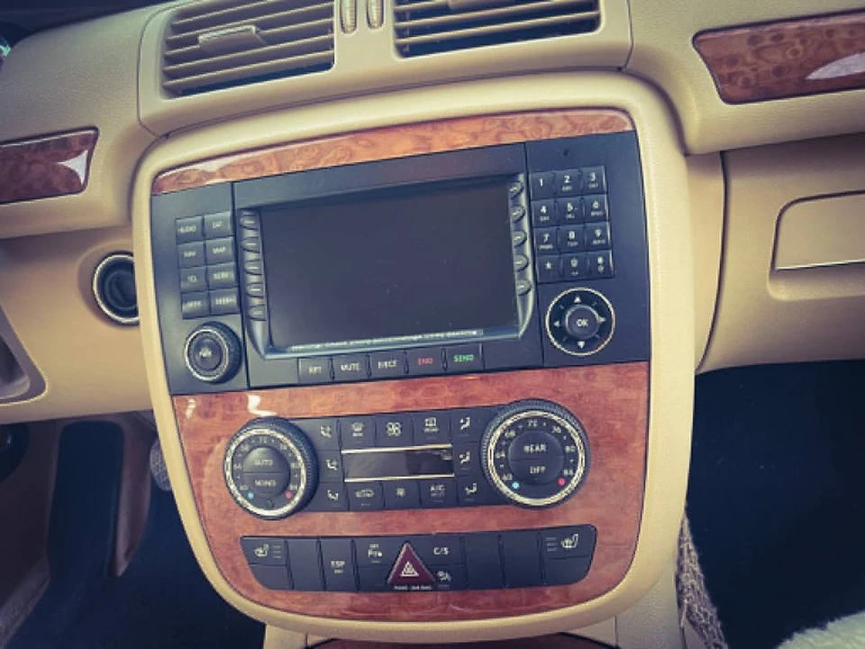 2007 Mercedes-Benz W251 R-Class - Image 10 of 17