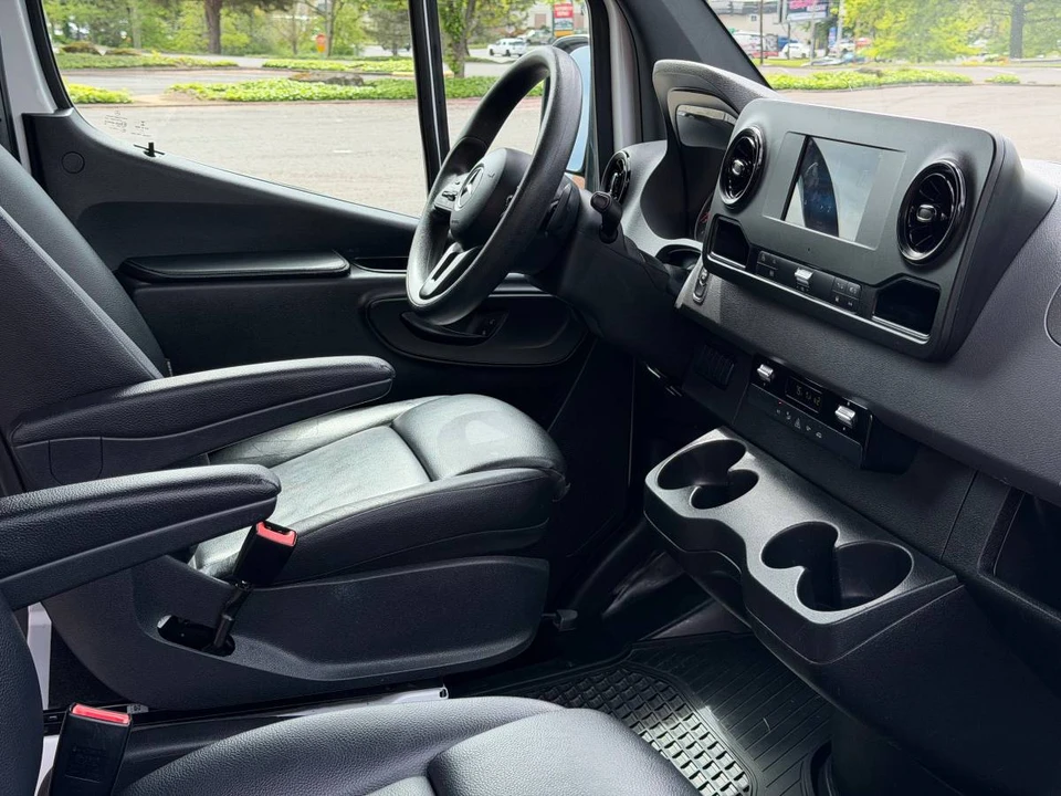 2021 Mercedes-Benz VS30 Sprinter - Image 9 of 15