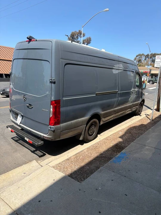 2019 Mercedes-Benz VS30 Sprinter - Image 2 of 11