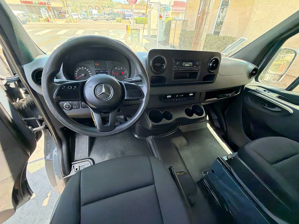 2019 Mercedes-Benz VS30 Sprinter - Image 9 of 11