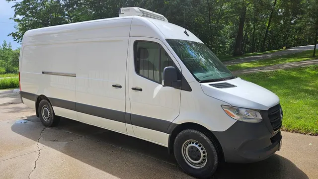 2023 Mercedes-Benz Sprinter 2500 Cargo Van
