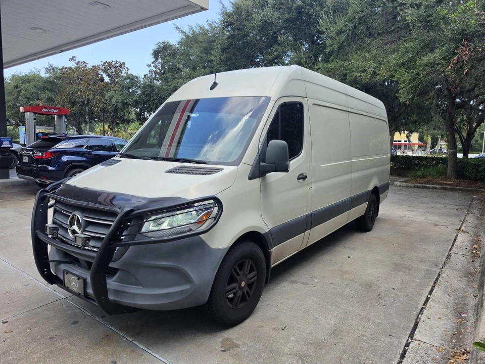 2022 Mercedes-Benz VS30 Sprinter - Image 2 of 8
