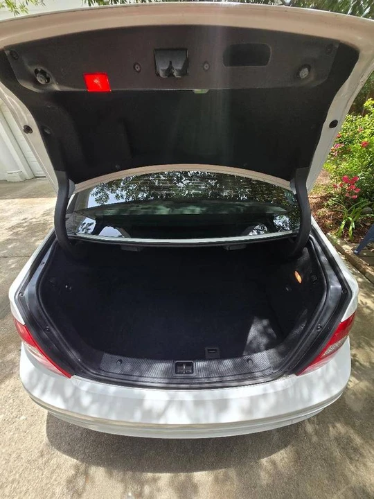 2014 Mercedes-Benz W204 C-Class - Image 15 of 17