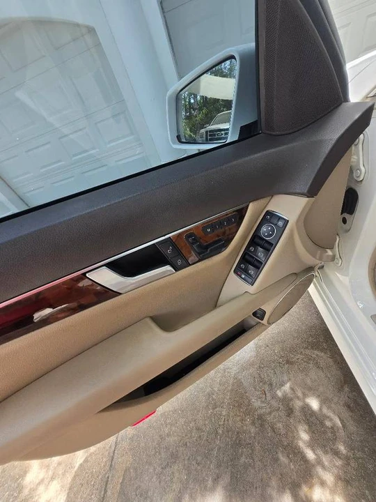 2014 Mercedes-Benz W204 C-Class - Image 9 of 17
