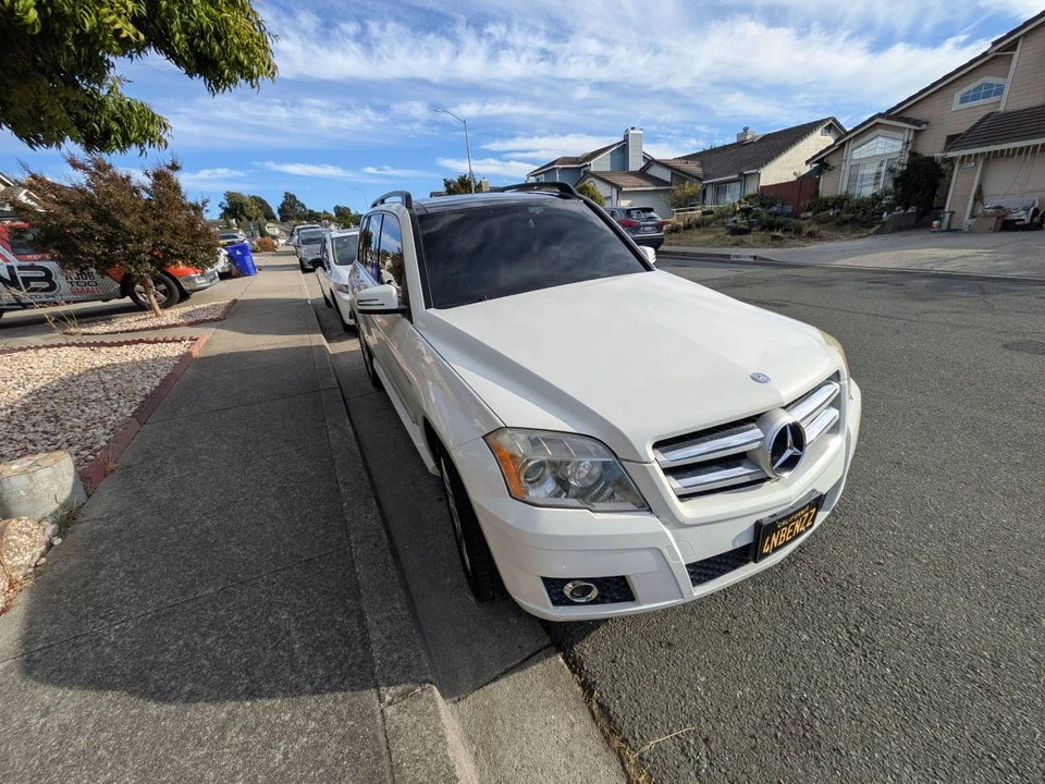2010 Mercedes-Benz GLK-Class - Image 2 of 12