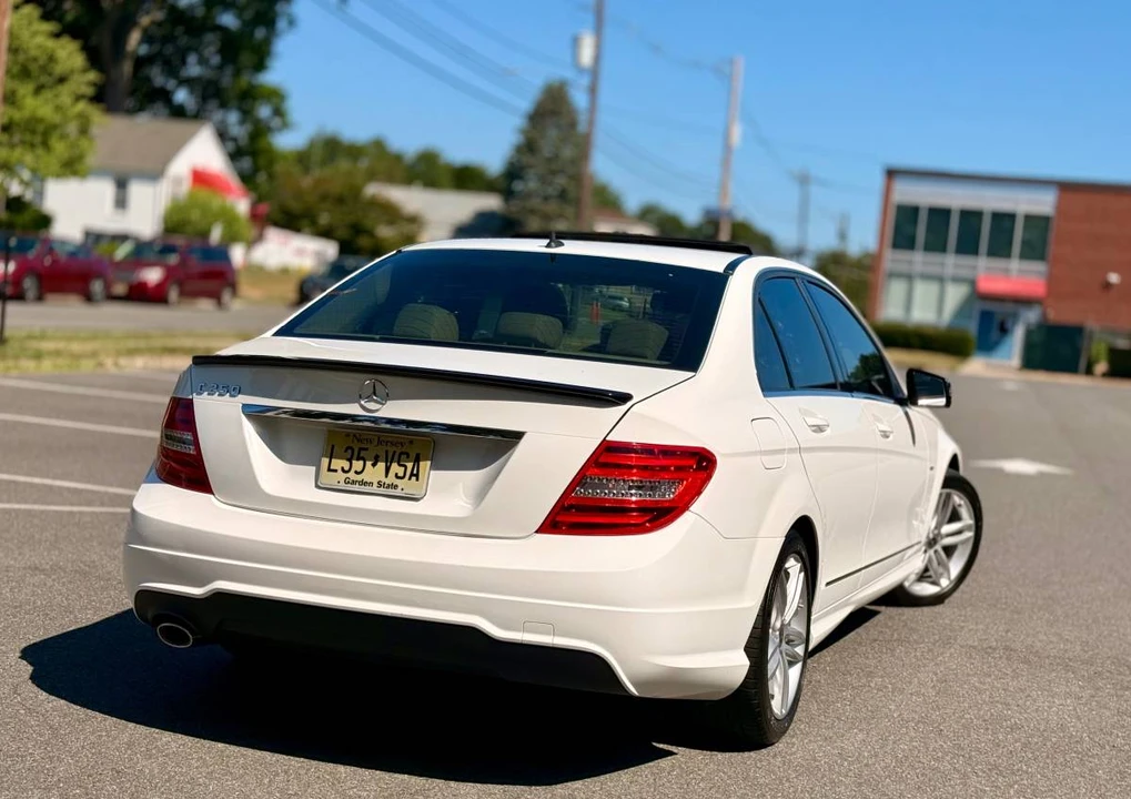 2013 Mercedes-Benz W204 C-Class - Image 5 of 15