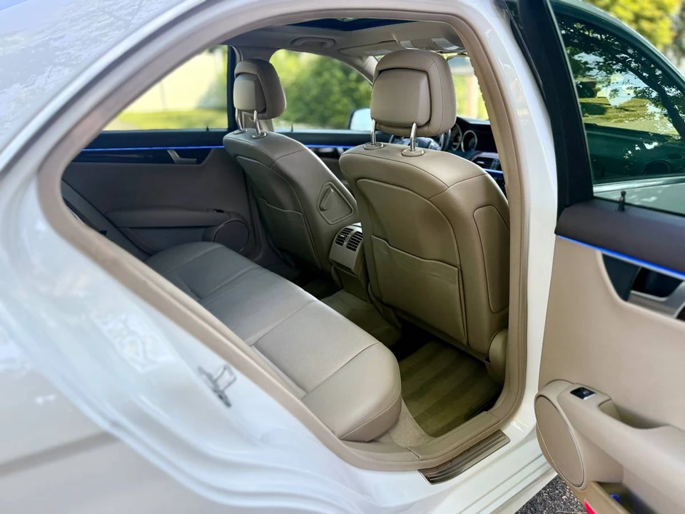 2013 Mercedes-Benz W204 C-Class - Image 12 of 15