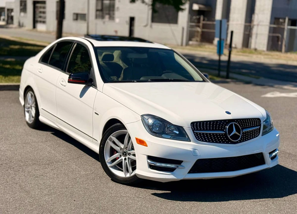 2013 Mercedes-Benz W204 C-Class - Image 2 of 15