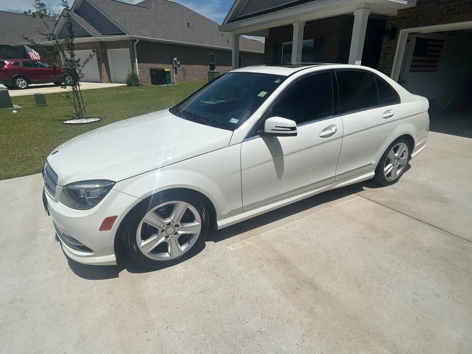 2011 Mercedes-Benz W204 C-Class - Image 2 of 5