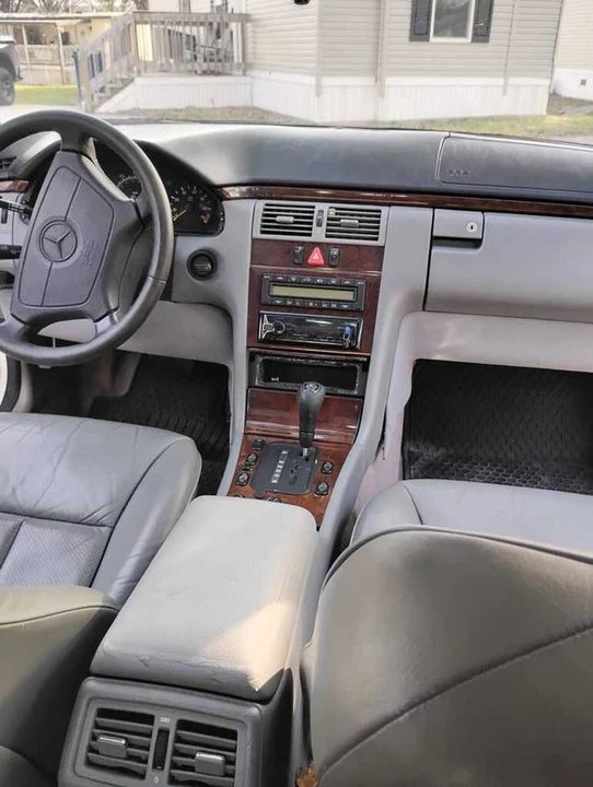 1996 Mercedes-Benz W124 E-Class - Image 7 of 15