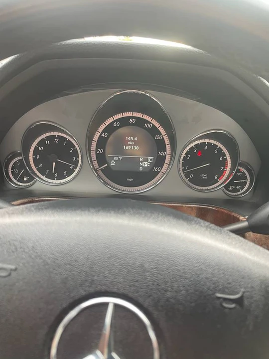 2010 Mercedes-Benz W212 E-Class - Image 11 of 15