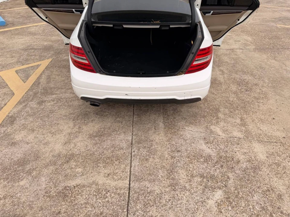 2014 Mercedes-Benz W204 C-Class - Image 17 of 18