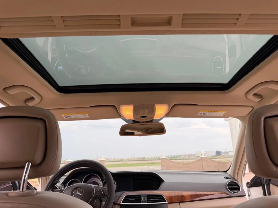2014 Mercedes-Benz W204 C-Class - Image 16 of 18