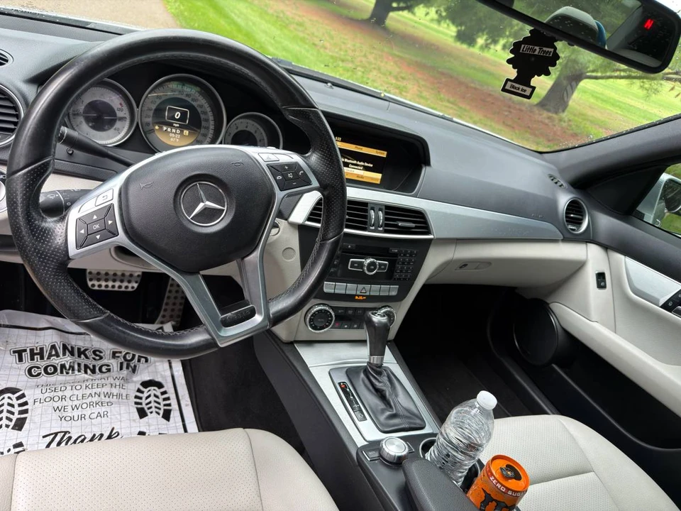 2012 Mercedes-Benz W204 C-Class - Image 17 of 18