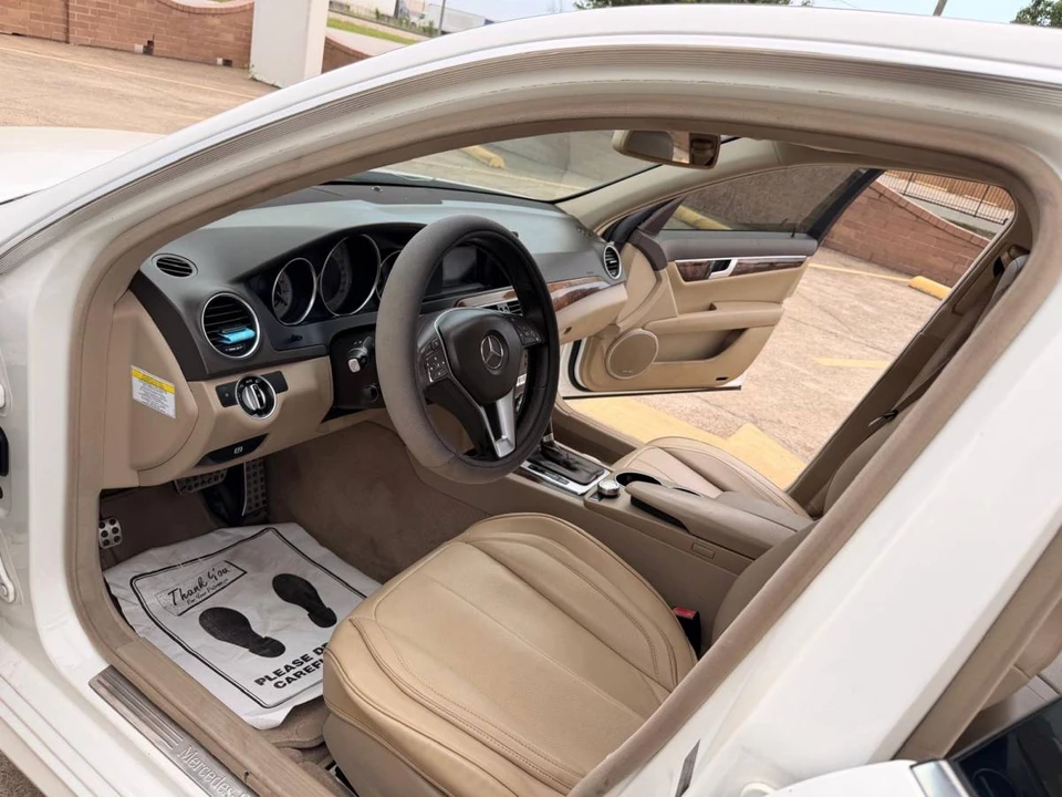 2014 Mercedes-Benz W204 C-Class - Image 11 of 18