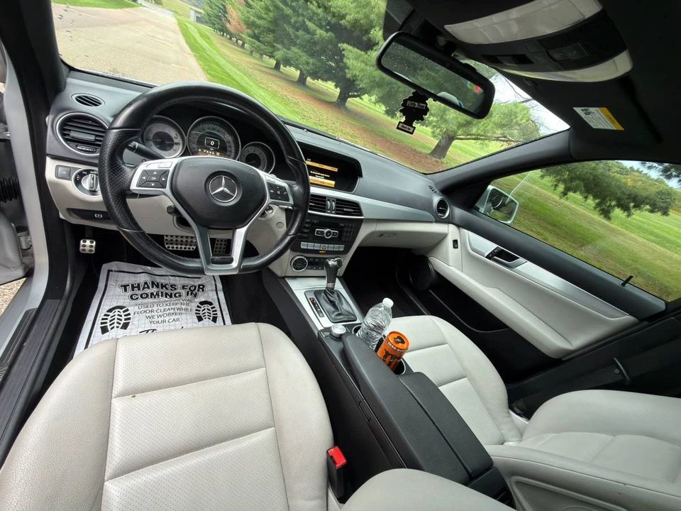 2012 Mercedes-Benz W204 C-Class - Image 16 of 18