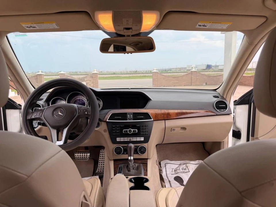 2014 Mercedes-Benz W204 C-Class - Image 15 of 18