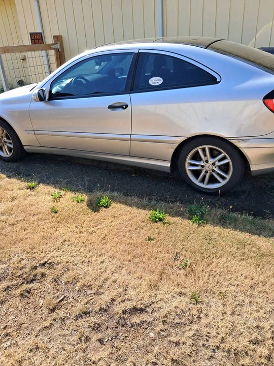 2002 Mercedes-Benz W203 C-Class - Image 2 of 3