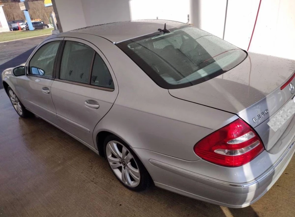 2004 Mercedes-Benz W211 E-Class - Image 2 of 8