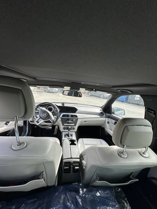 2013 Mercedes-Benz W204 C-Class - Image 8 of 9