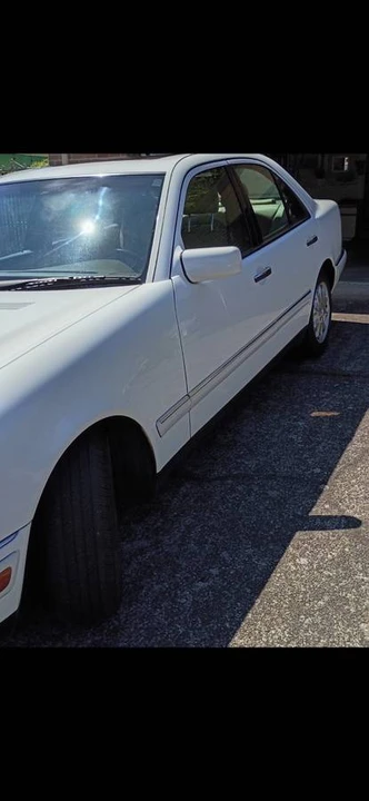 1997 Mercedes-Benz W210 E-Class - Image 2 of 17