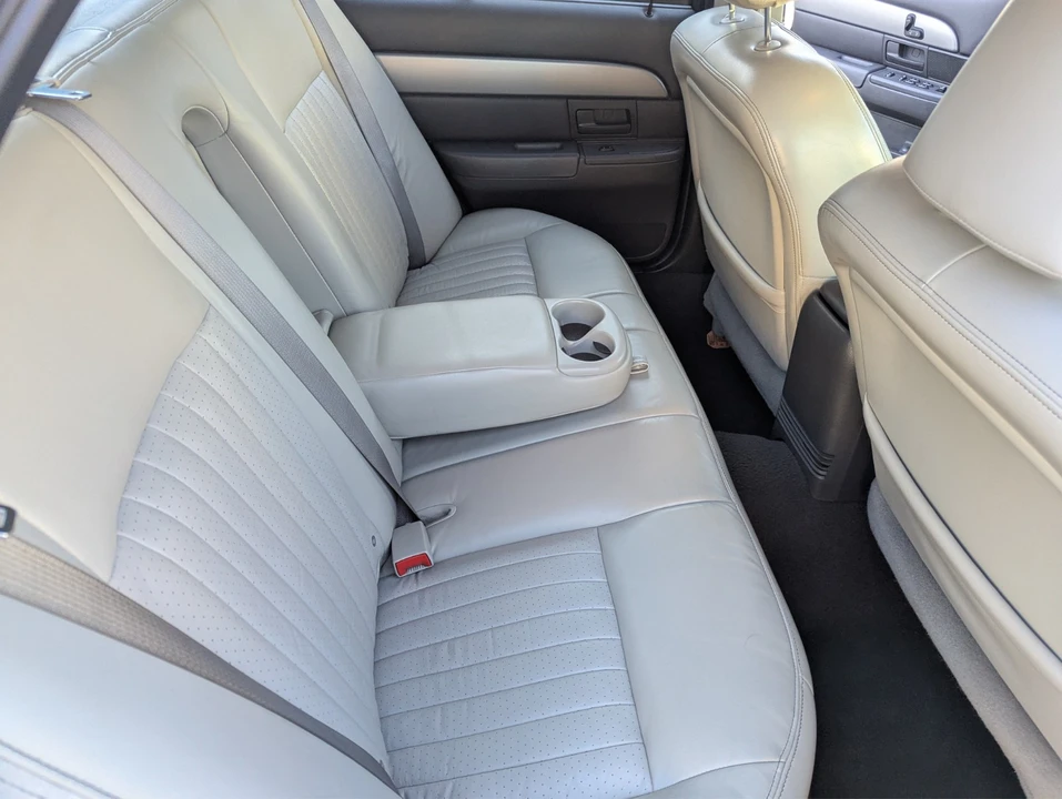 2003 Mercury Marauder - Image 18 of 24