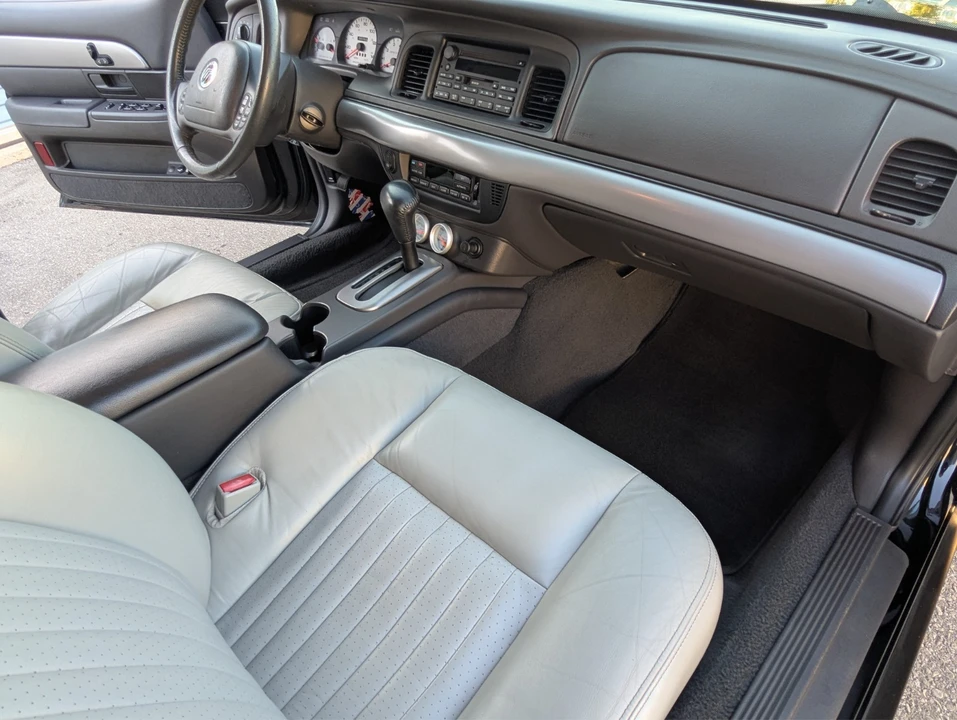 2003 Mercury Marauder - Image 15 of 24