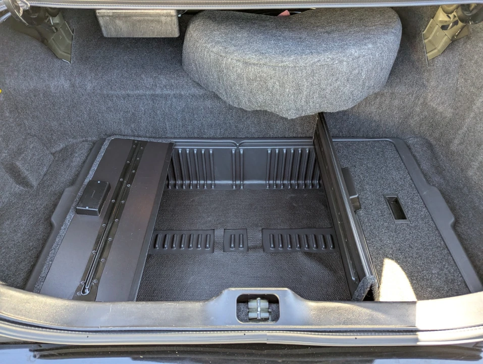 2003 Mercury Marauder - Image 22 of 24