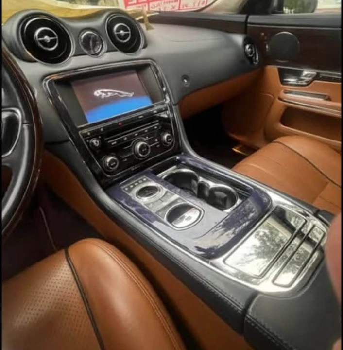 2012 Jaguar X351 XJ - Image 5 of 10