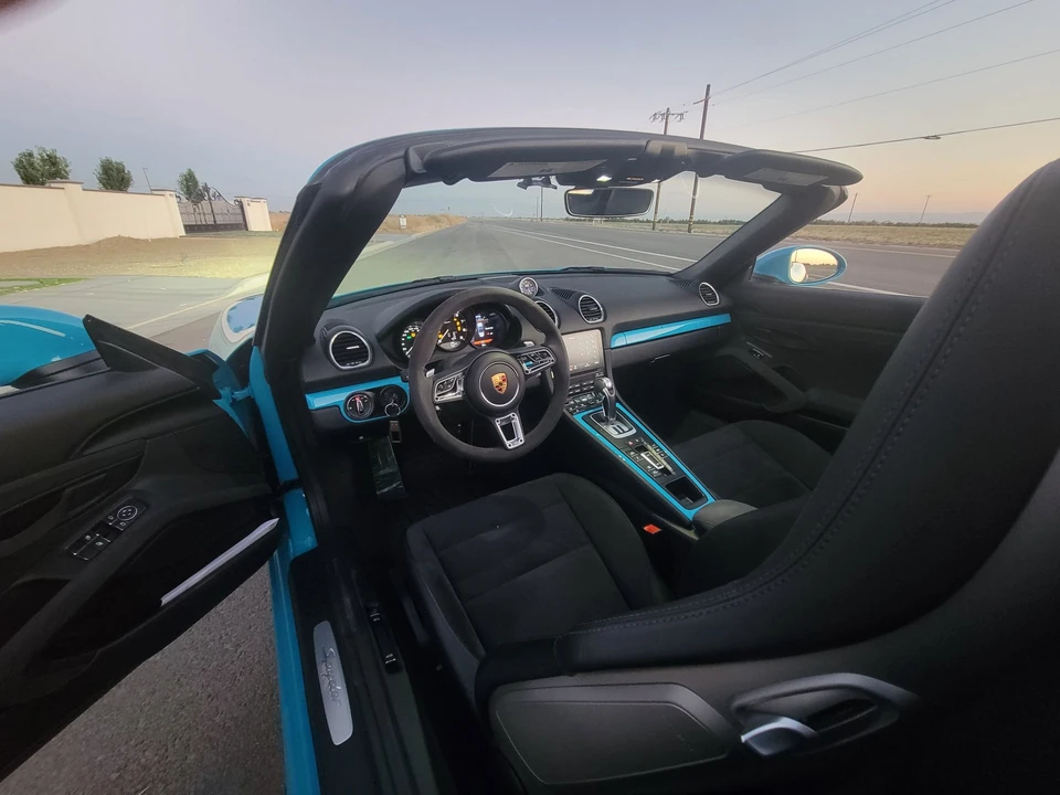 2021 Porsche 718 Boxster Spyder - Image 25 of 31