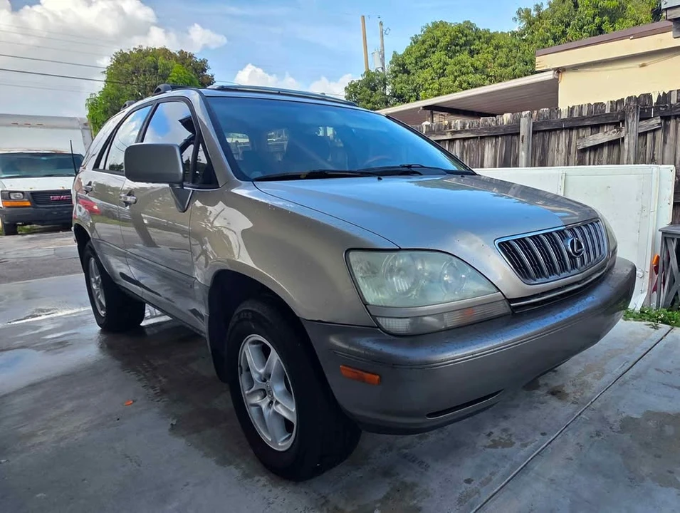 2002 Lexus RX 1st Gen - Image 2 of 10
