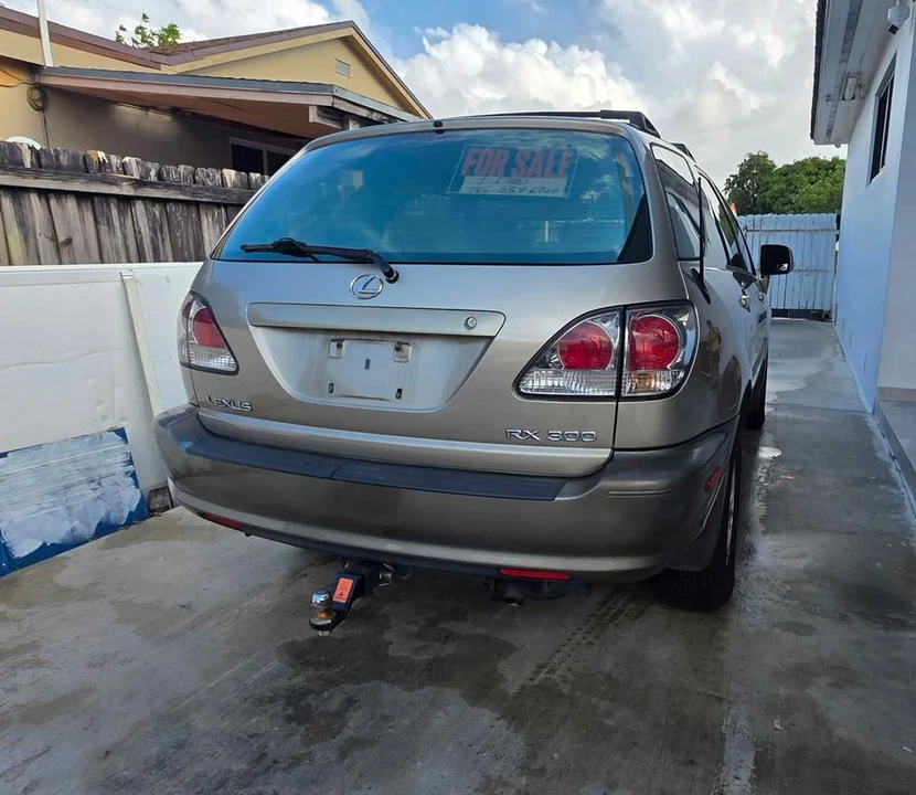 2002 Lexus RX 1st Gen - Image 7 of 10