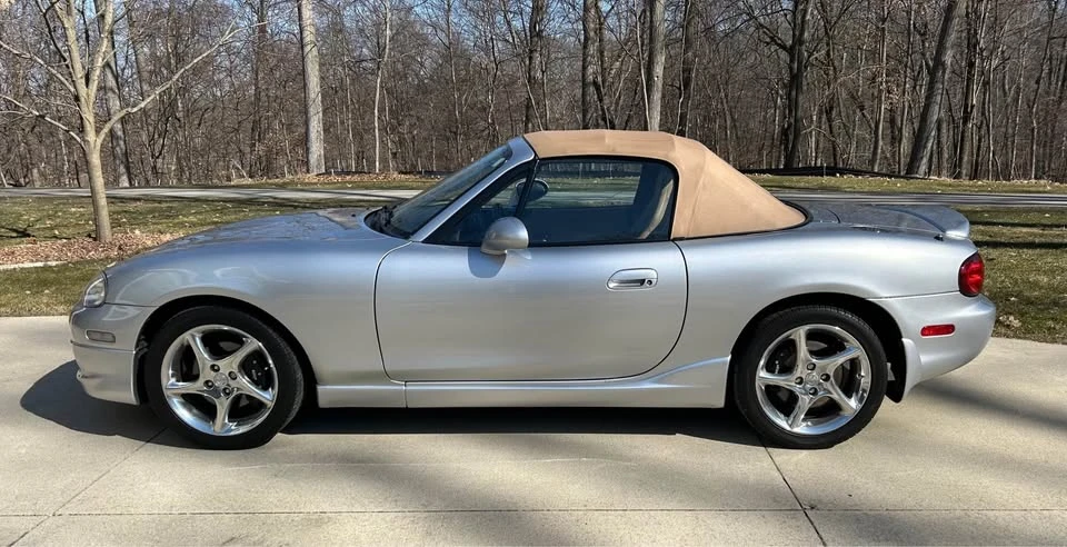 2001 Mazda NB MX-5 Miata - Image 2 of 8