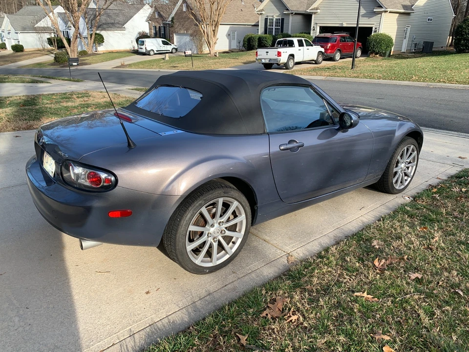 2006 Mazda NC MX-5 Miata - Image 10 of 21