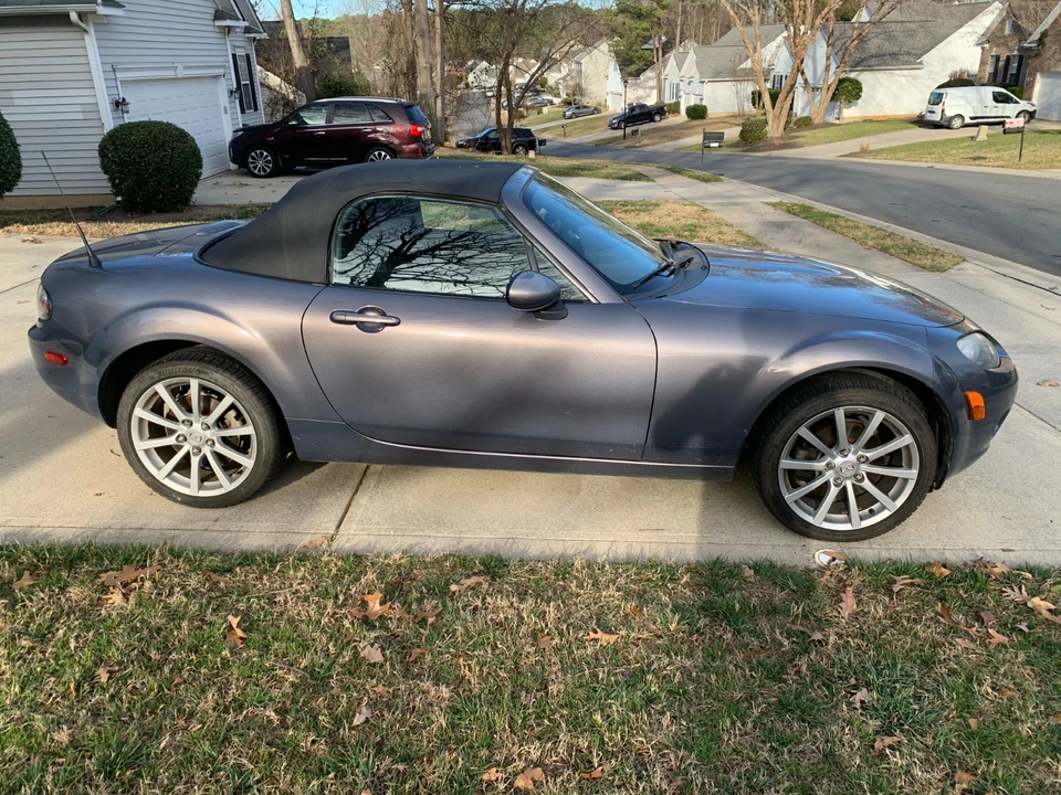 2006 Mazda NC MX-5 Miata - Image 11 of 21