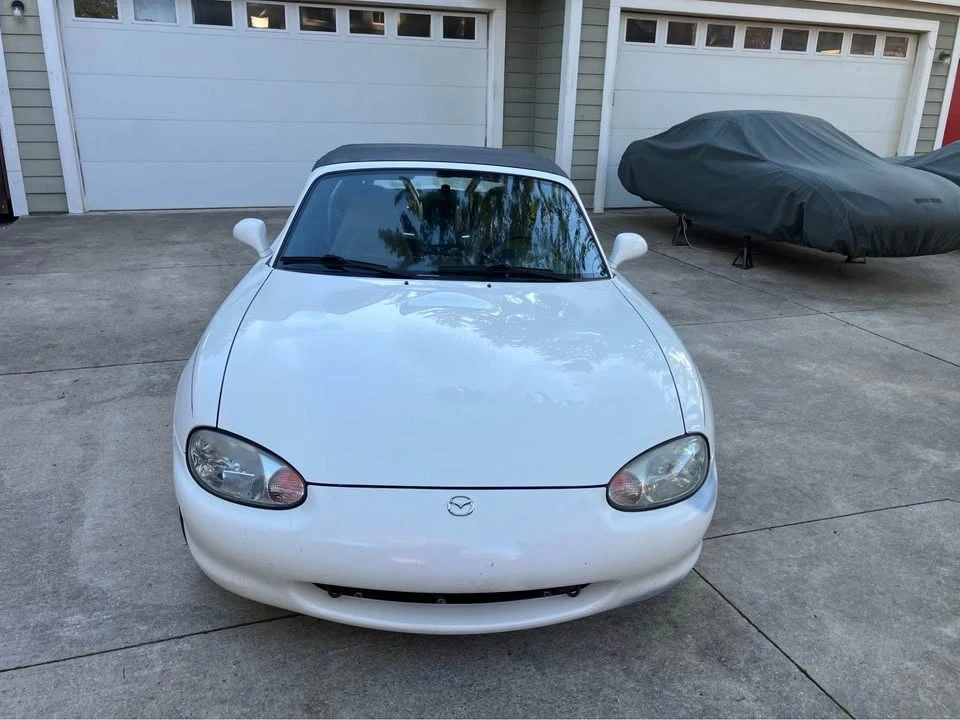 1999 Parts & Memorabilia Bodywork - Image 2 of 9