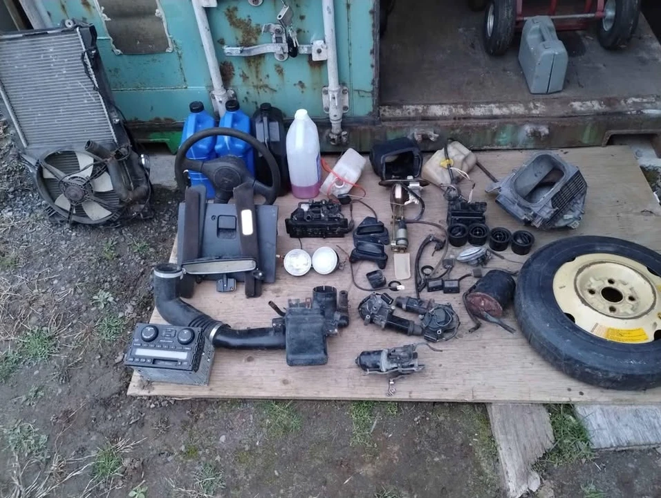 1990 Parts & Memorabilia Mechanical Components - Image 4 of 4