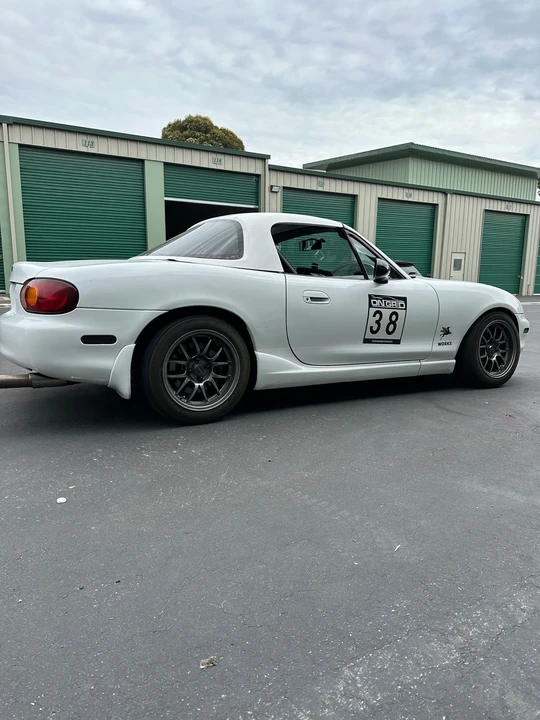 2001 Mazda NB MX-5 Miata - Image 4 of 12