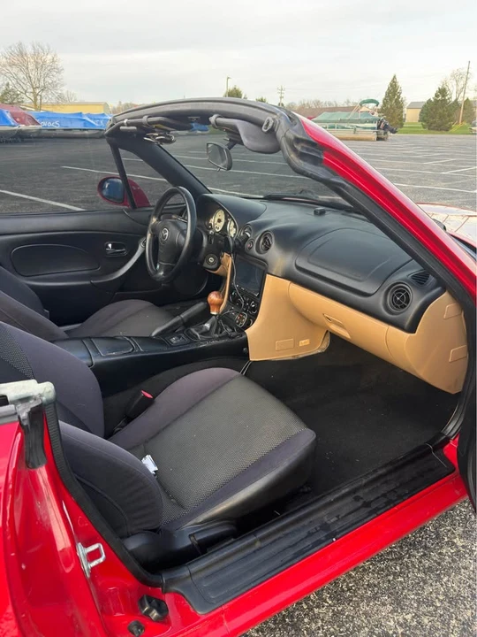 2002 Mazda NB MX-5 Miata - Image 4 of 10