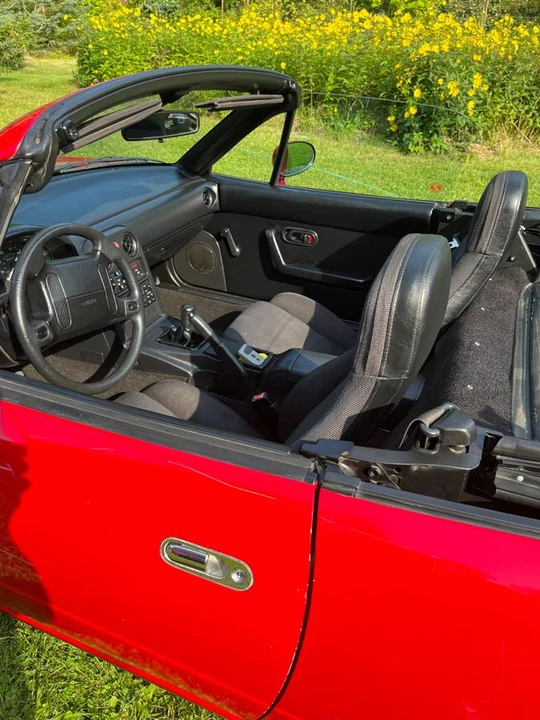 1990 Mazda NA MX-5 Miata - Image 2 of 10