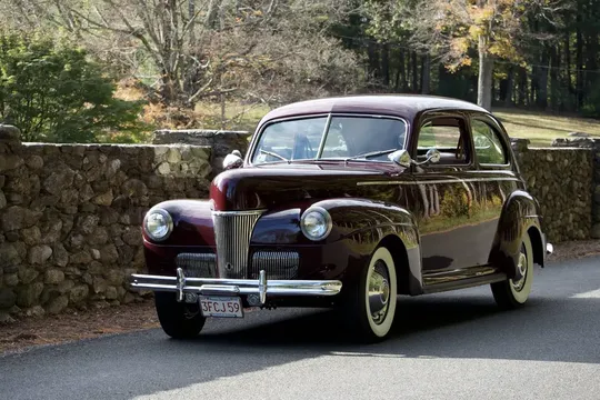 1941 Ford Deluxe Sedan