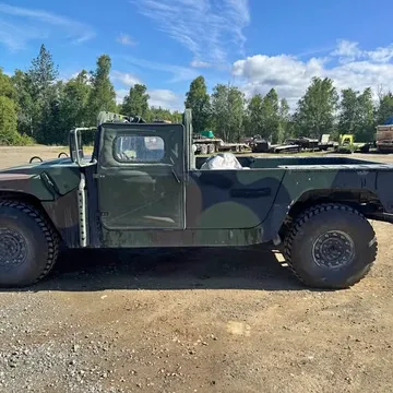 AM General HMMWV M998