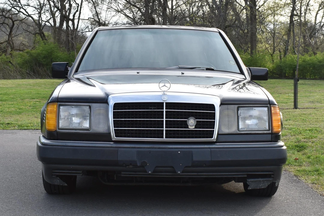 1991 Mercedes-Benz W124 E-Class - Image 2 of 31