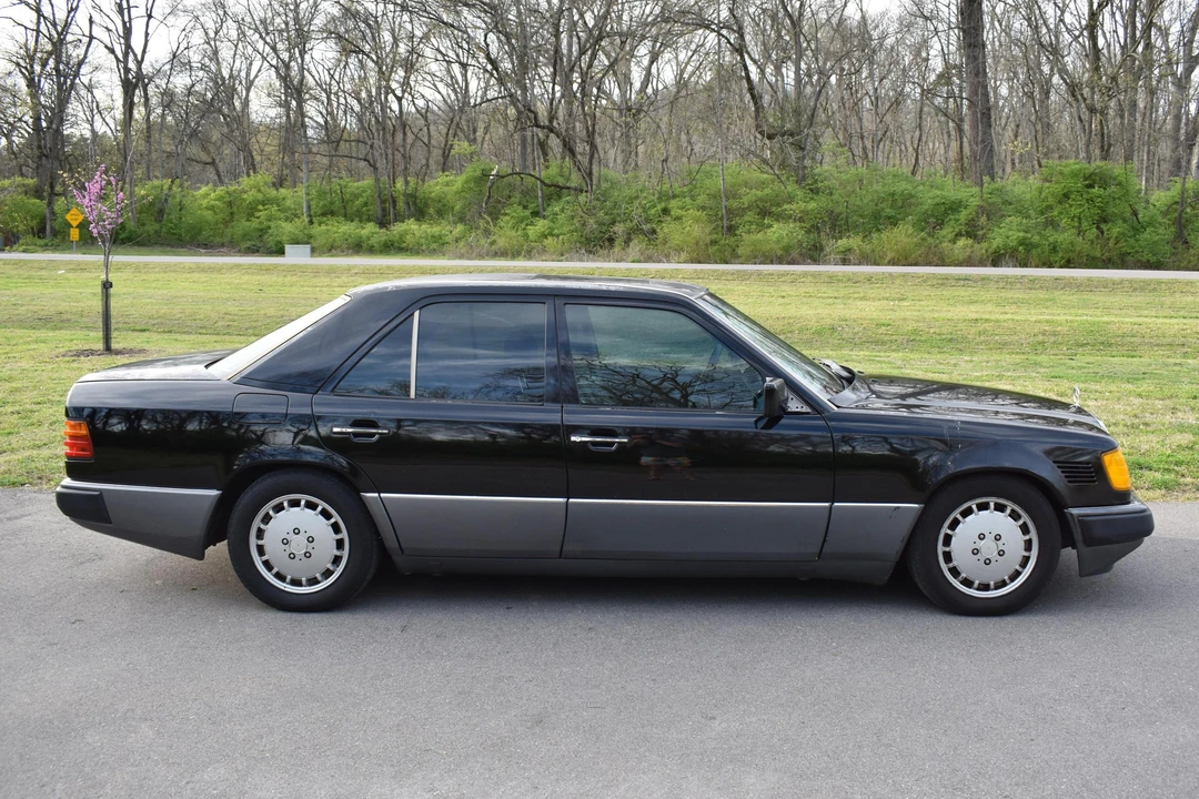 1991 Mercedes-Benz W124 E-Class - Image 3 of 31