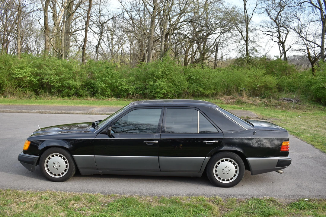 1991 Mercedes-Benz W124 E-Class - Image 10 of 31