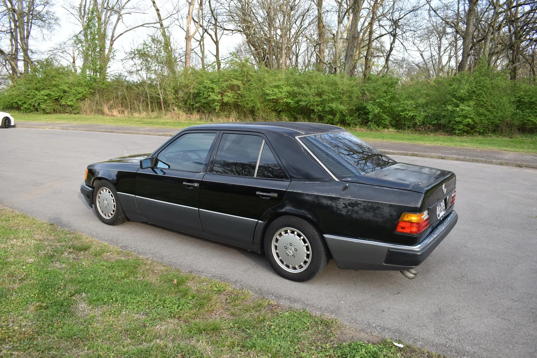 1991 Mercedes-Benz W124 E-Class - Image 11 of 31