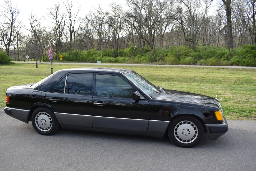 1991 Mercedes-Benz W124 E-Class - Image 22 of 31